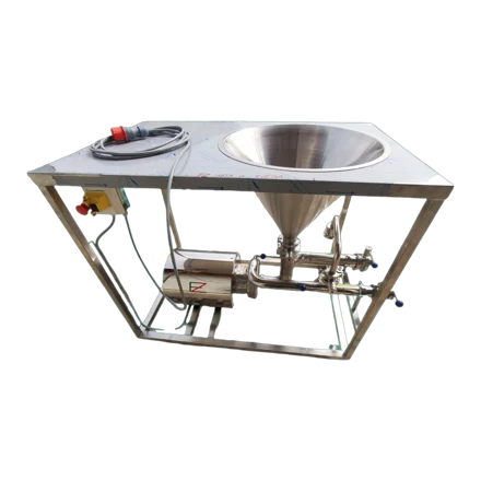 Triblender with table