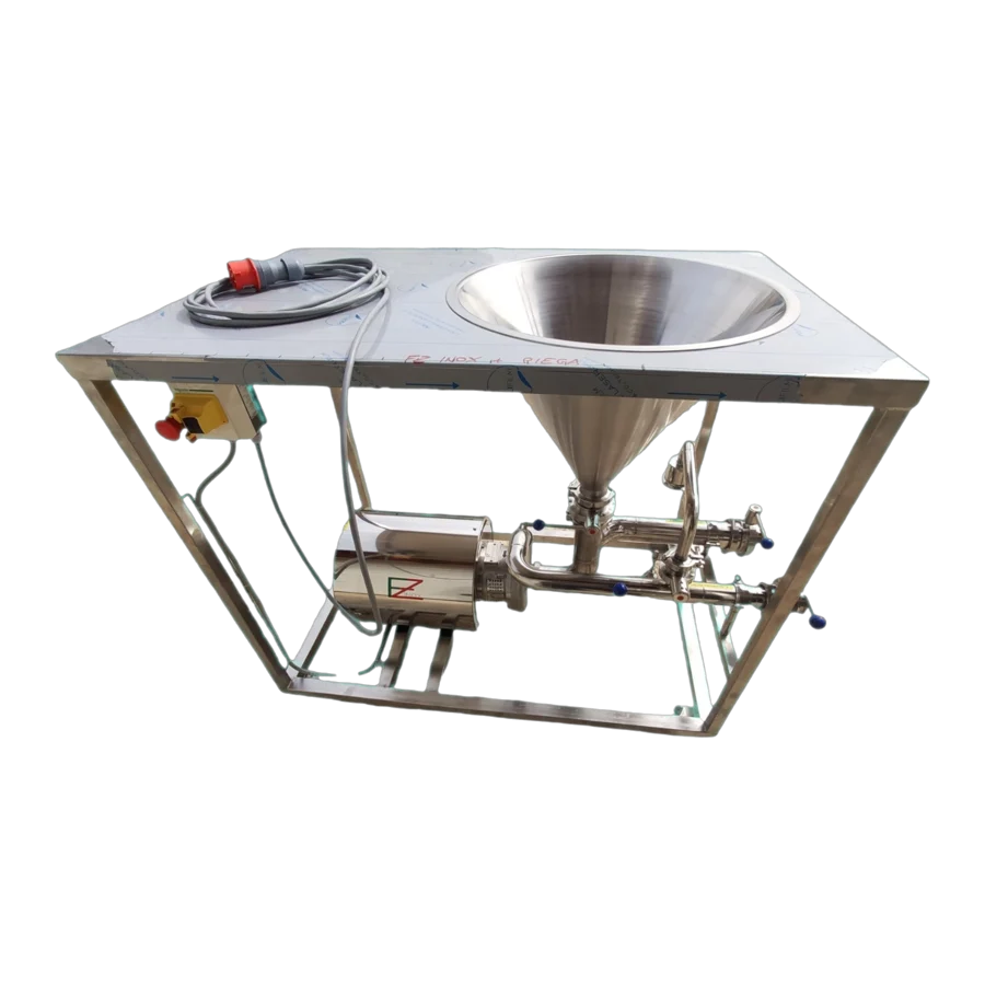 Triblender with table
