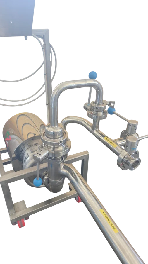 CIP recirculation pipe connected to the triblender delivery, hopper removed